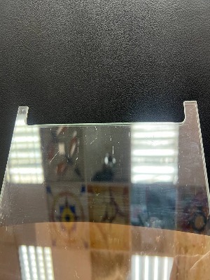 Вырезы на стекле и зеркалах. 